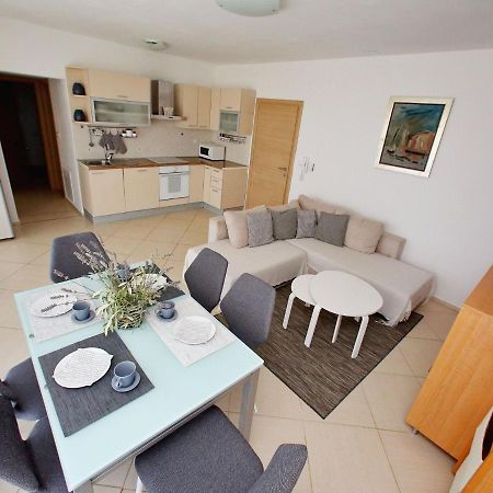 Sun-Kissed Apartment In Bibinje With Garden ห้อง รูปภาพ