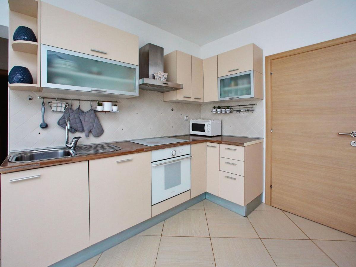 Sun-Kissed Apartment In Bibinje With Garden ห้อง รูปภาพ