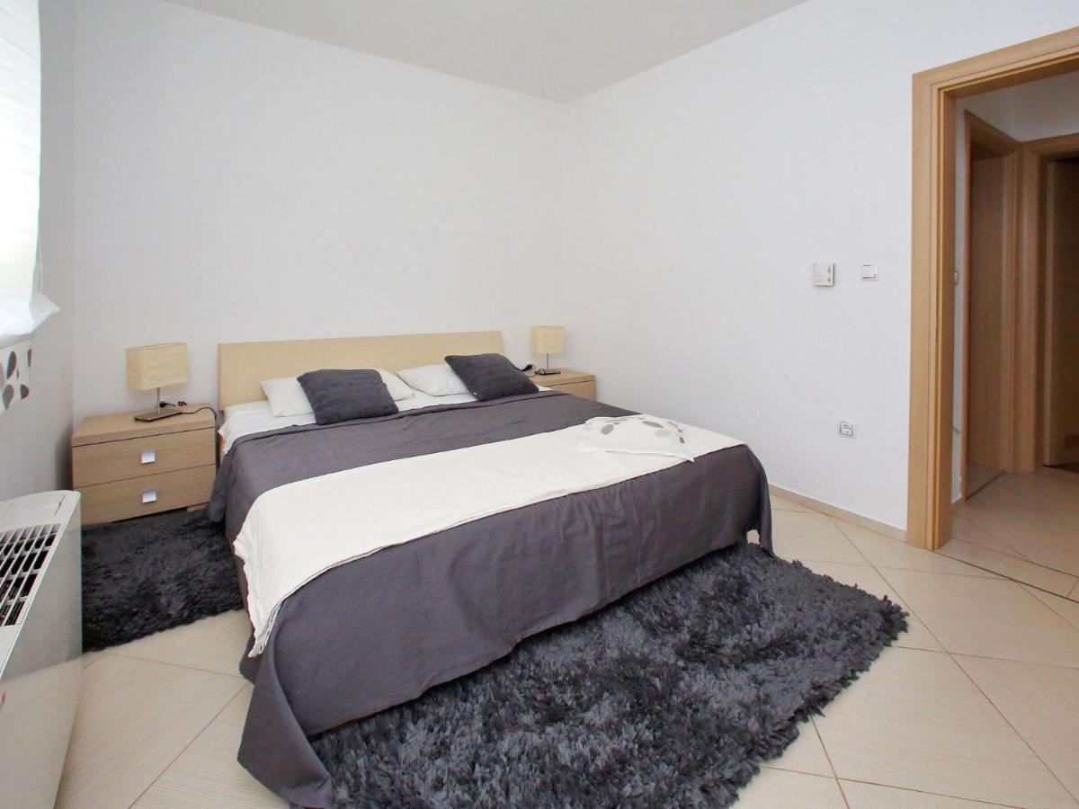 Sun-Kissed Apartment In Bibinje With Garden ห้อง รูปภาพ