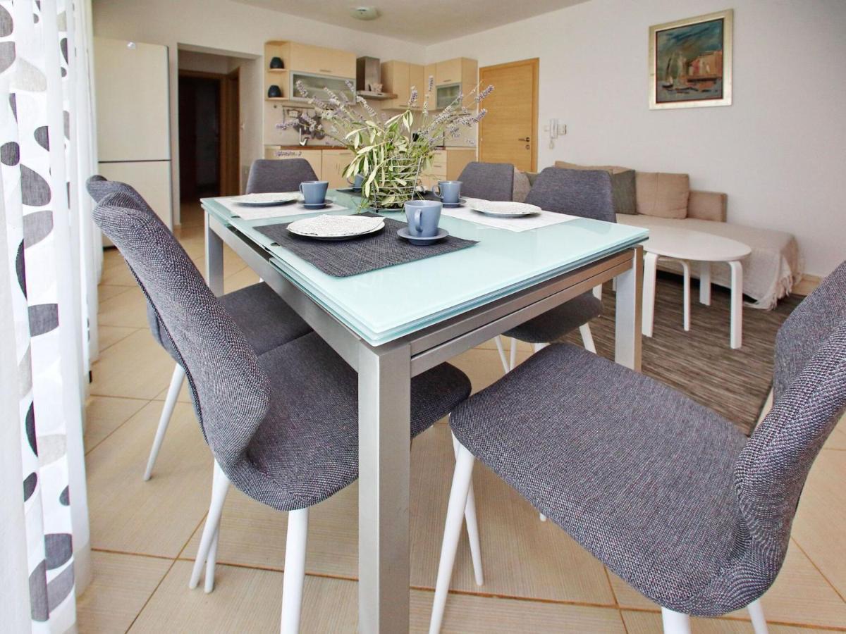 Sun-Kissed Apartment In Bibinje With Garden ห้อง รูปภาพ