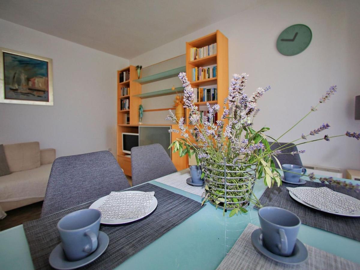 Sun-Kissed Apartment In Bibinje With Garden ห้อง รูปภาพ