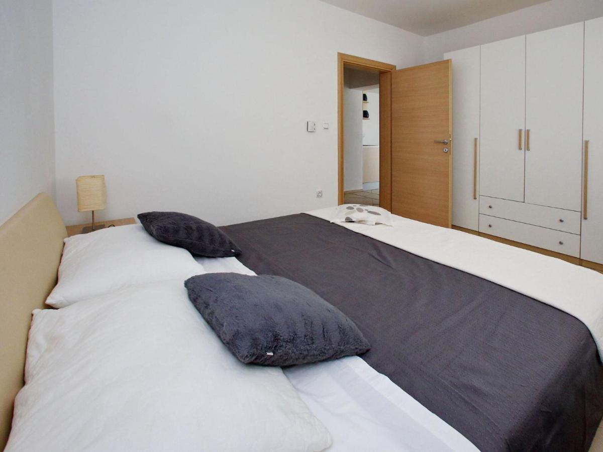 Sun-Kissed Apartment In Bibinje With Garden ห้อง รูปภาพ