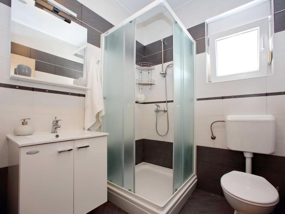 Sun-Kissed Apartment In Bibinje With Garden ห้อง รูปภาพ
