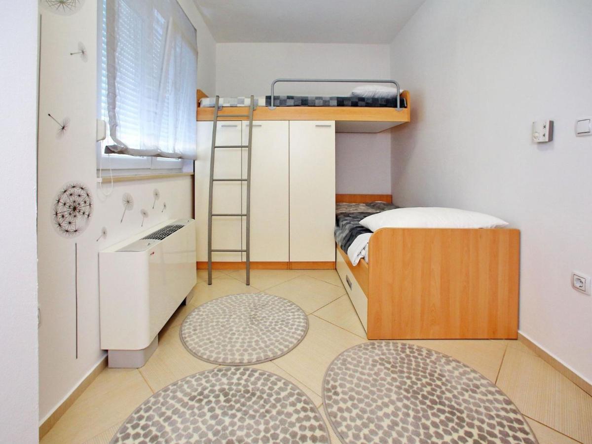 Sun-Kissed Apartment In Bibinje With Garden ห้อง รูปภาพ