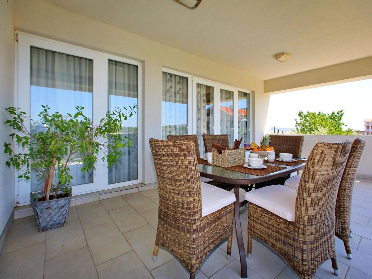 Sun-Kissed Apartment In Bibinje With Garden ห้อง รูปภาพ